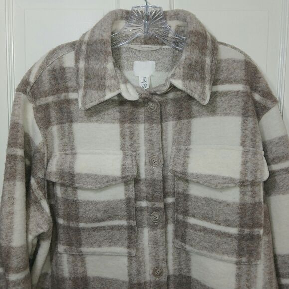 H&M Woven Flannel Button Front Shacket Sz M White Beige Plaid Pockets Oversized - Picture 2 of 14